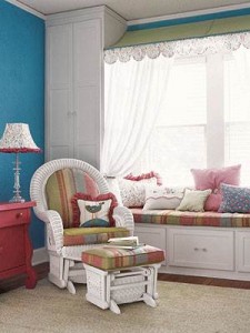 نشیمن زیبا در اتاق خواب