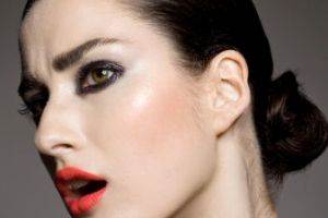 خط اخم لبرو