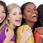 برای جذابیت لبخند بزنید